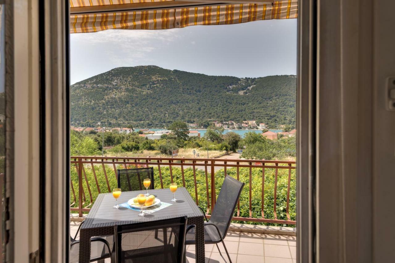 Cozy Apartment Stana In Grebastica Шибеник Экстерьер фото